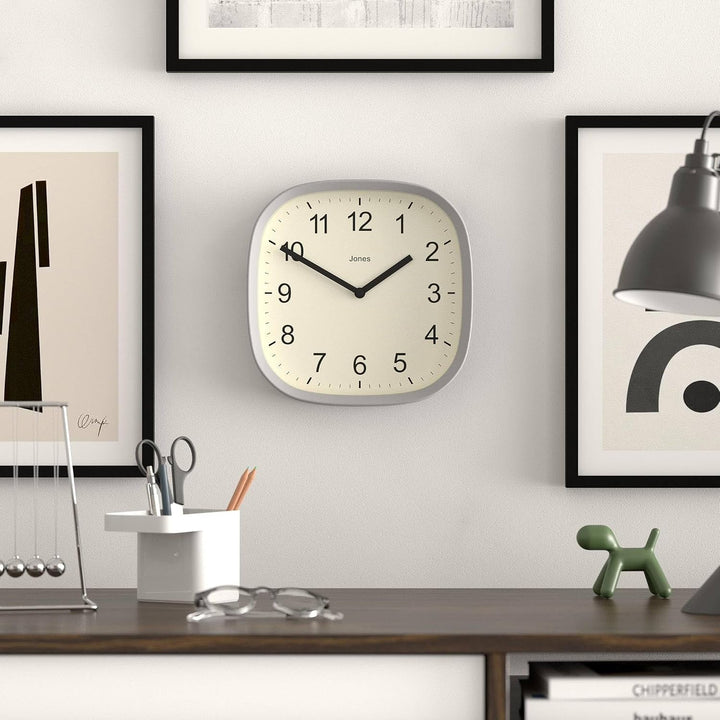 JONES CLOCKS Quadratische Retro-Wanduhr aus hochwertigem Acryl, Sprite&
