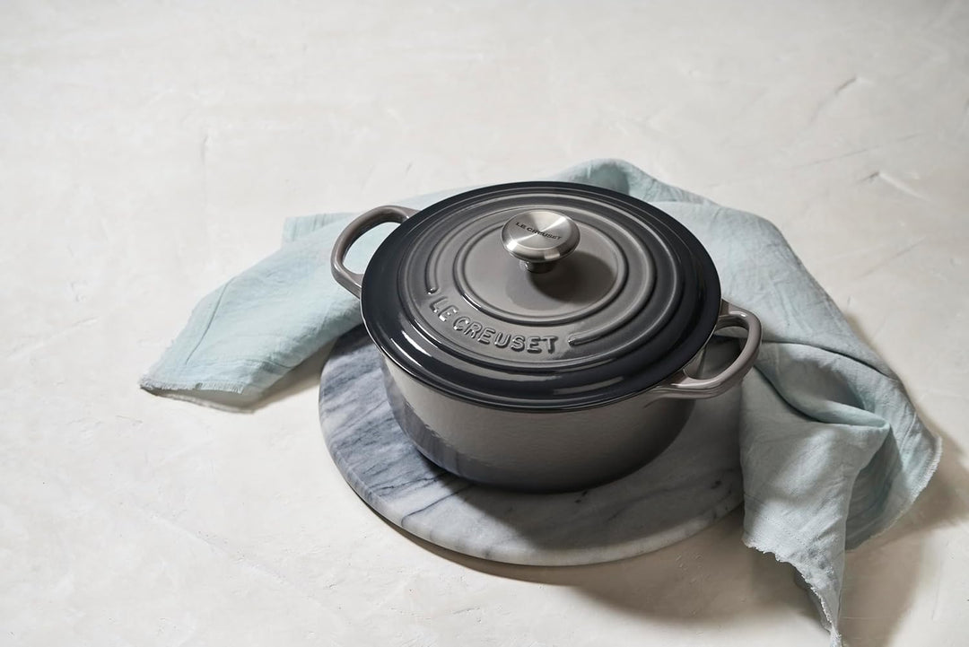 Le Creuset Signature Gusseisen-Bräter mit Deckel, Ø 26 cm, Rund, Für alle Herdarten und Induktion ge