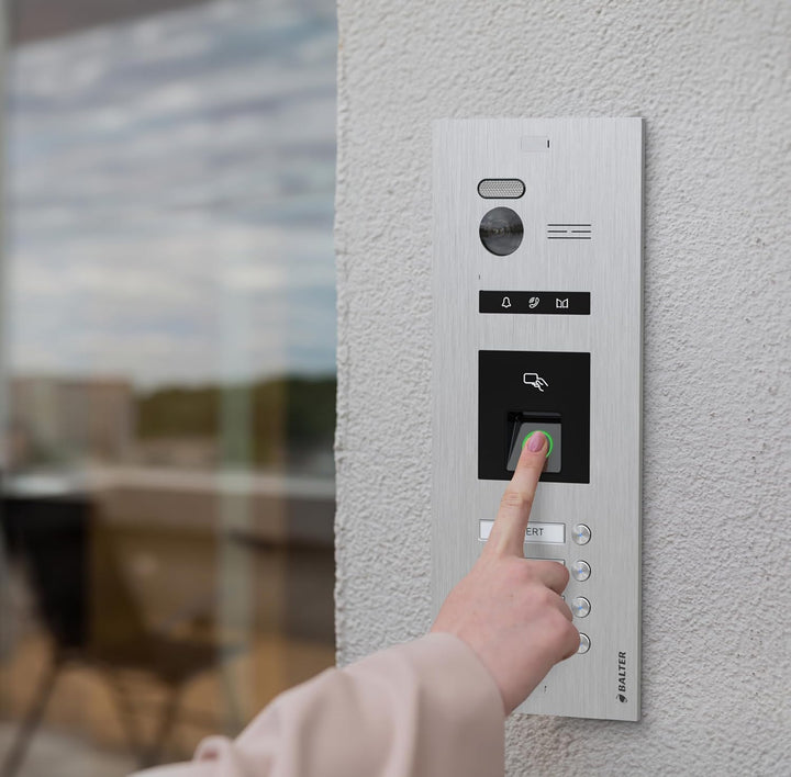 Balter EVO-HD Video Türsprechanlage mit Fingerprint, Video Türklingel, 4 Familienhaus, 4X 7 Zoll Mon