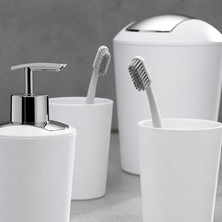 kela Schwingdeckeleimer weiss, Kosmetikeimer 5l mit Schwingdeckel, Kunststoff, MARTA, Mülleimer Bade