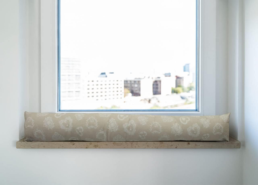 BIANCHERIAWEB Dekorativer Zugluftstopper für Fenster, abnehmbar, Herz Weiss 110 cm