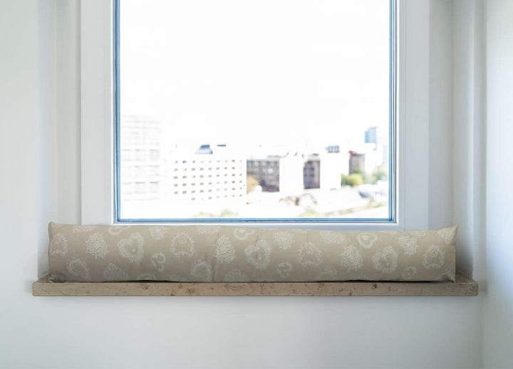 BIANCHERIAWEB Dekorativer Zugluftstopper für Fenster, abnehmbar, Herz Weiss 110 cm