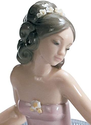 LLADRÓ Frauen-Figur Auf Dem Ball. Frau. Porzellan.