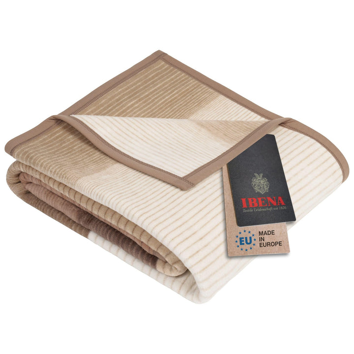 Ibena Granada Decke 150x200 cm – Kuscheldecke beige braun, pflegeleichte und kuschelweiche Baumwollm