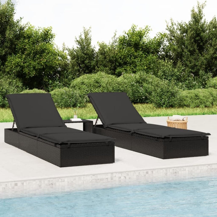 vidaXL Sonnenliegen 2 STK. mit Tisch Schwarz Poly Rattan, Schwarz