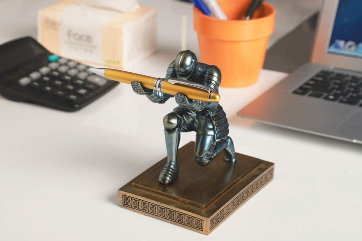 NCQIXIAO Knight Stifthalter, Schreibtisch-Ornament, Kunstharz, Stifthalter, Schreibtischzubehör und