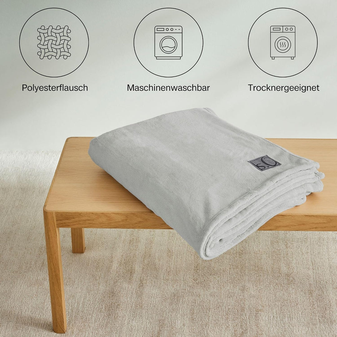 s.Oliver Kuschelsoft Decke 150x200 cm - flauschig, warm &amp; waschbar, Kuscheldecke hellgrau Uni 150 x