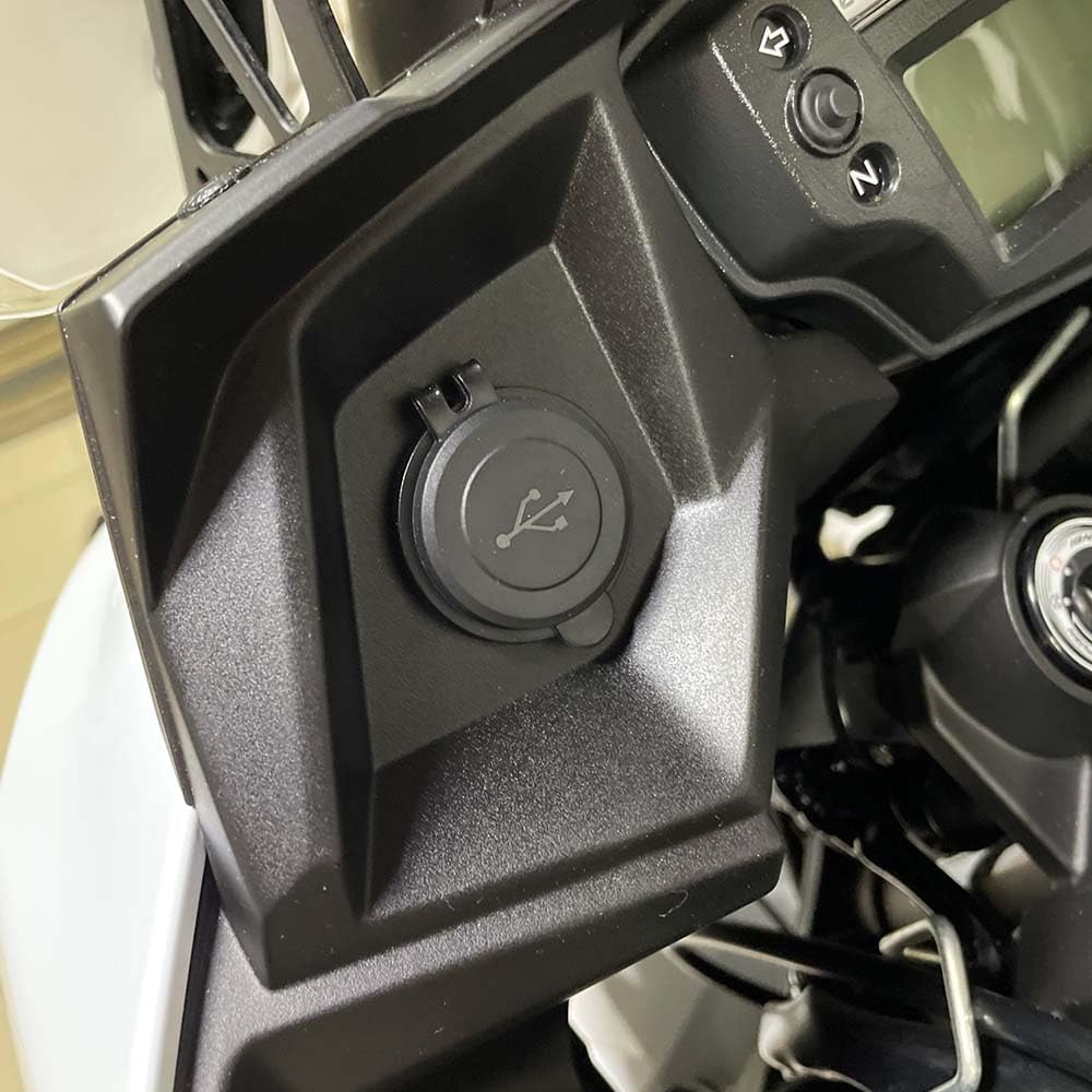 MOQIAOSEIKO Motorrad Ladegeräte Dual USB Ladegerät mit Relais Batterieladegerät für Kawasaki Versys6