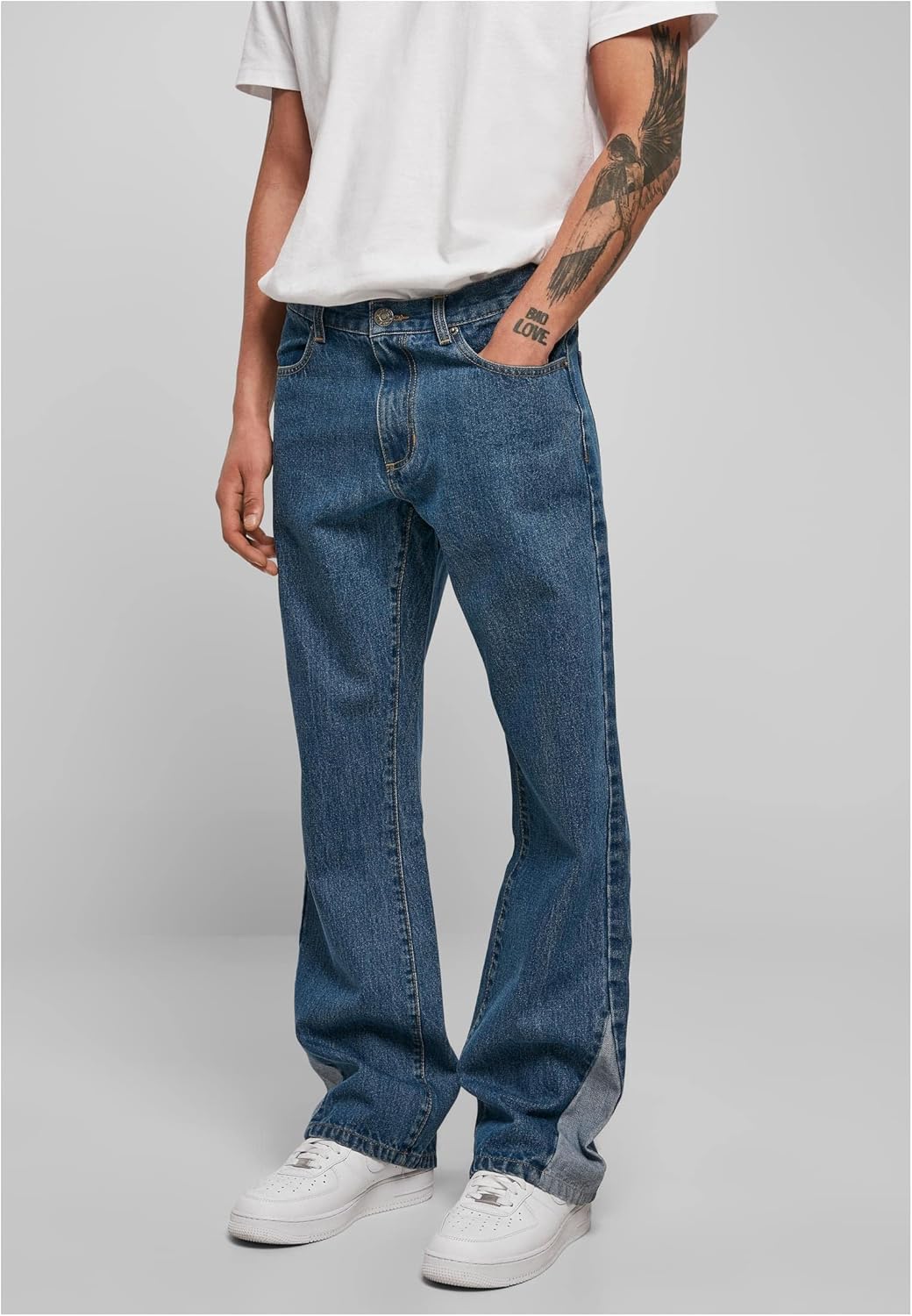 Urban Classics Herren Hose, Organic Triangle Denim Jeans aus BIO-Baumwolle, weites Bein mit Einsatz