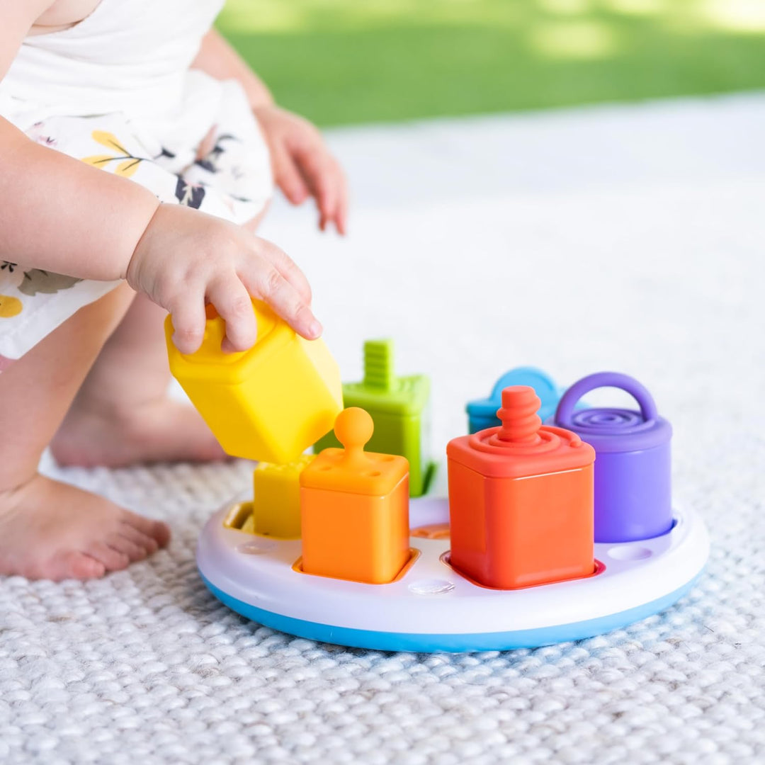 Fat Brain Toys Plugzy Shape Sorter - Taktiles Baby-Sinnesspielzeug für +10 Monate - Inklusive Basis