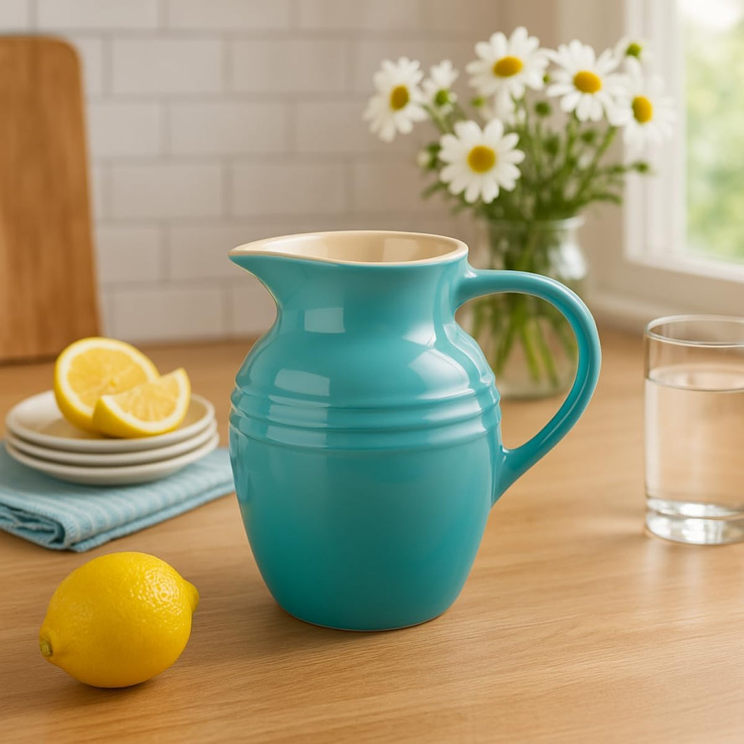 Le Creuset Kleiner Saftkrug Klassik aus Steinzeug, 0,6 L, Karibik, 80903061700005, Karibik