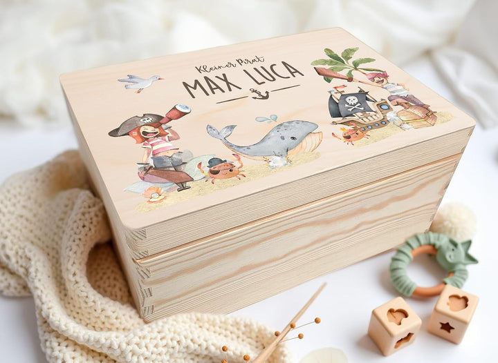 Little Deco Baby Erinnerungsbox Kleiner Pirat Holzkiste personalisiert | 30 x 20 x 13 cm | Erinnerun