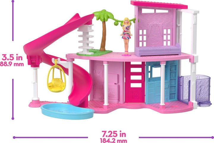 Barbie Mini Barbie Land Traumvilla und 3 Spielsets mit 4 ca. 3,8 cm grossen Puppen, Puppenhausmöbeln