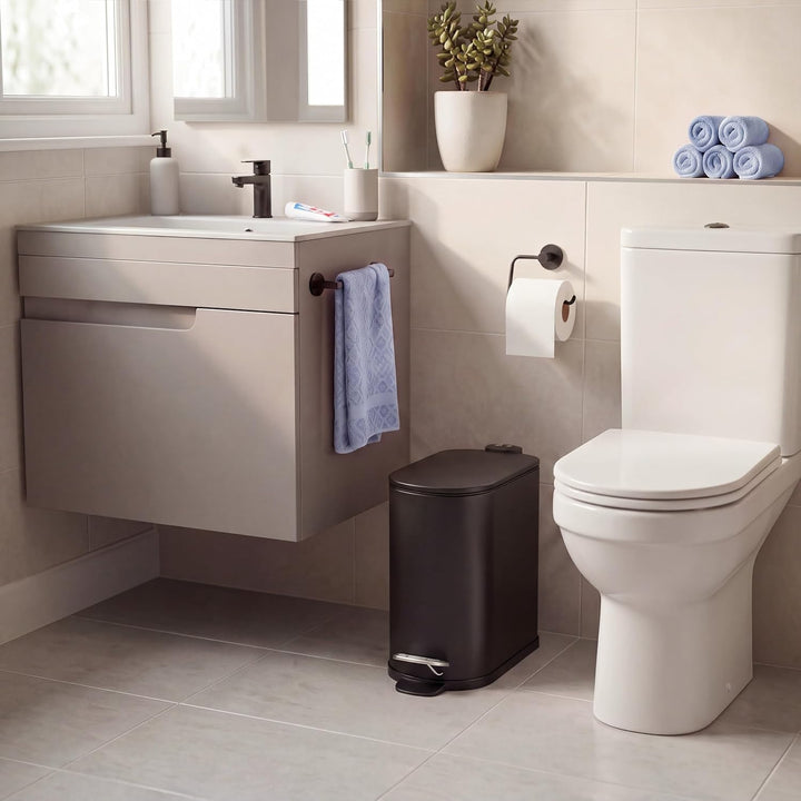 Beldray Treteimer für Badezimmer, 5 Liter, kleiner WC-Mülleimer mit Soft-Close-Deckel, D-förmiger Sa