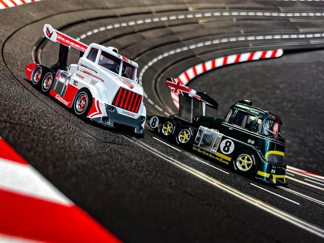 Carrera Digital 132 I Racetruck Cabover British Racing Green, No.8 I Mächtiges Rennerlebnis mit brit