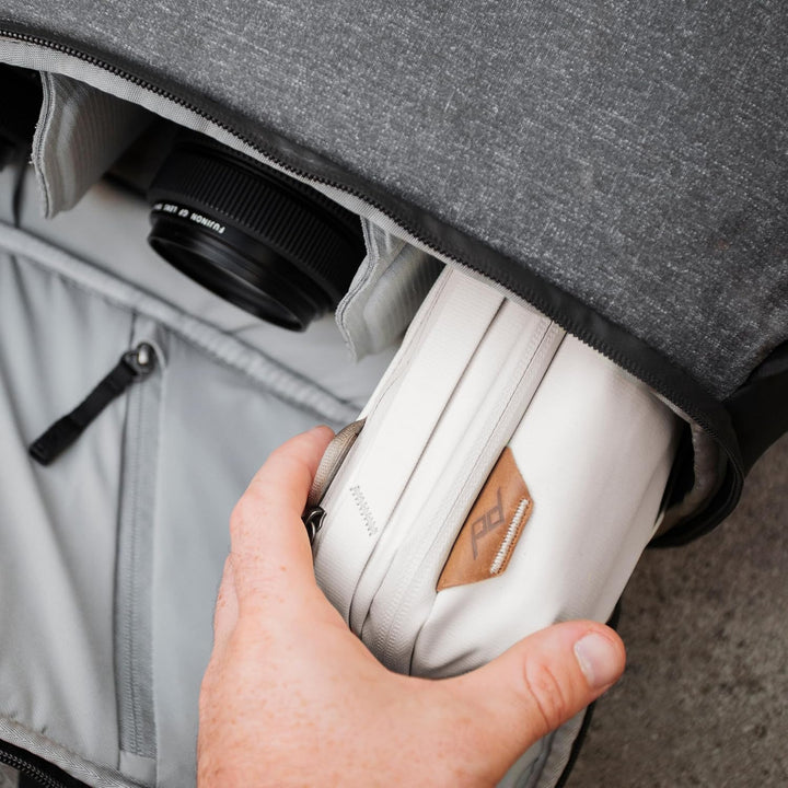 Peak Design Tech Pouch Bone Organizer-Tasche für Smartphones, Kabel etc. (Beige)