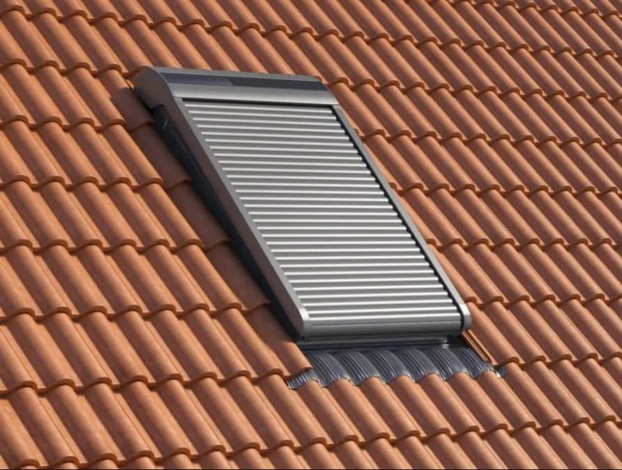 Solar Aussenrollladen SSR 78x98 cm für RoofLite Dachfenster VELUX Gruppe – Hitzeschutz bis 92%, Verd
