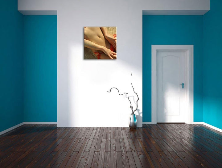Pixxprint Sexy Frau im Bikini am Strand, Format: 70x70 auf Leinwand, 70x70
