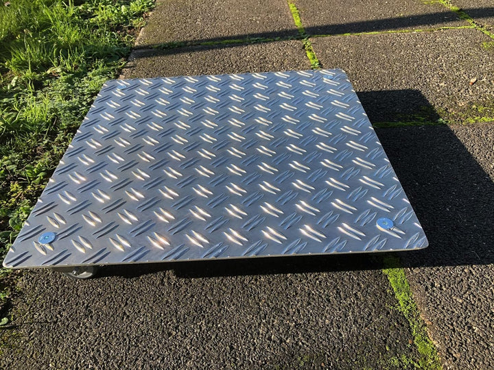 Pflanzenroller AluRiffelblech Q200 bis200kg Blumenroller Untersetzer Quadrat Indoor Outdoor