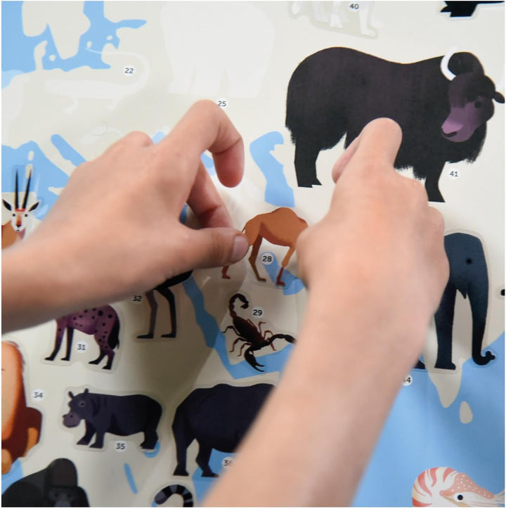 POPPIK 1841051 Sticker-Poster, Tiere der Welt, interaktives Lernposter mit Aufklebern, mehrsprachige