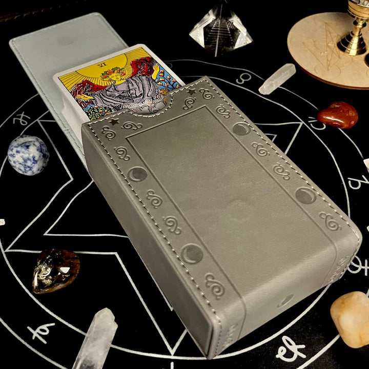 Luck Lab Tarot-Kartenetui aus Leder, für die meisten Tarotkarten in Standardgrösse (passend für Deck