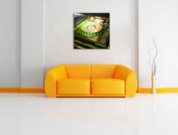 Pixxprint Grün beleuchteter DJ Pult Schwarz/Weiss, Format: 70x70 auf Leinwand, 70x70
