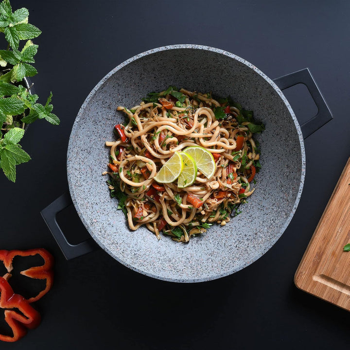 Wok -Topf mit Griff und Deckel AMBIZIOSA D32, schwarz Wok 32cm mit Deckel, Wok 32cm mit Deckel