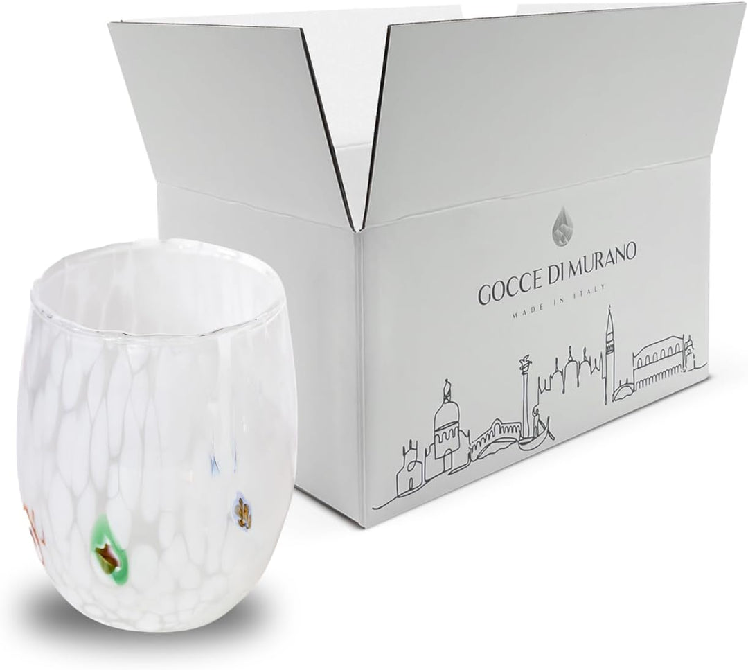 Wassergläser, hergestellt nach der Tradition der Murano-Handwerker, mundgeblasenes und handgearbeite
