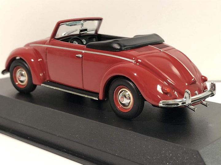MAXICHAMPS 940052131 Miniaturauto aus der Kollektion, Rot