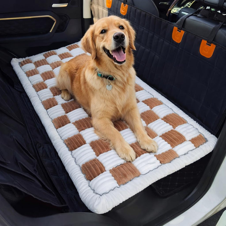 Hundematte Auto Rückbank 63×137 cm – Maschinenwaschbar, rutschfeste Hundedecke fürs Auto, Dicke PP-W