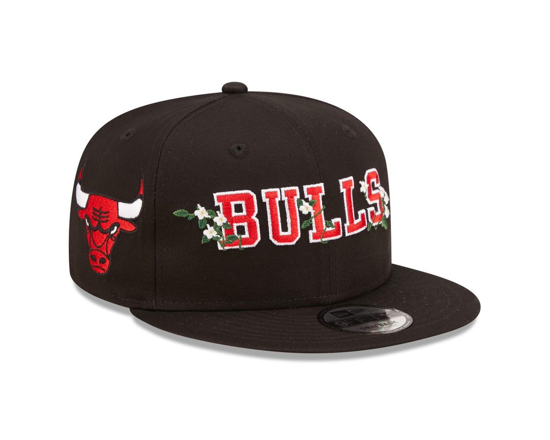 New Era Chicago Bulls NBA Flower Wordmark Black 9Fifty Snapback Cap S-M 950-Bulls-Black-