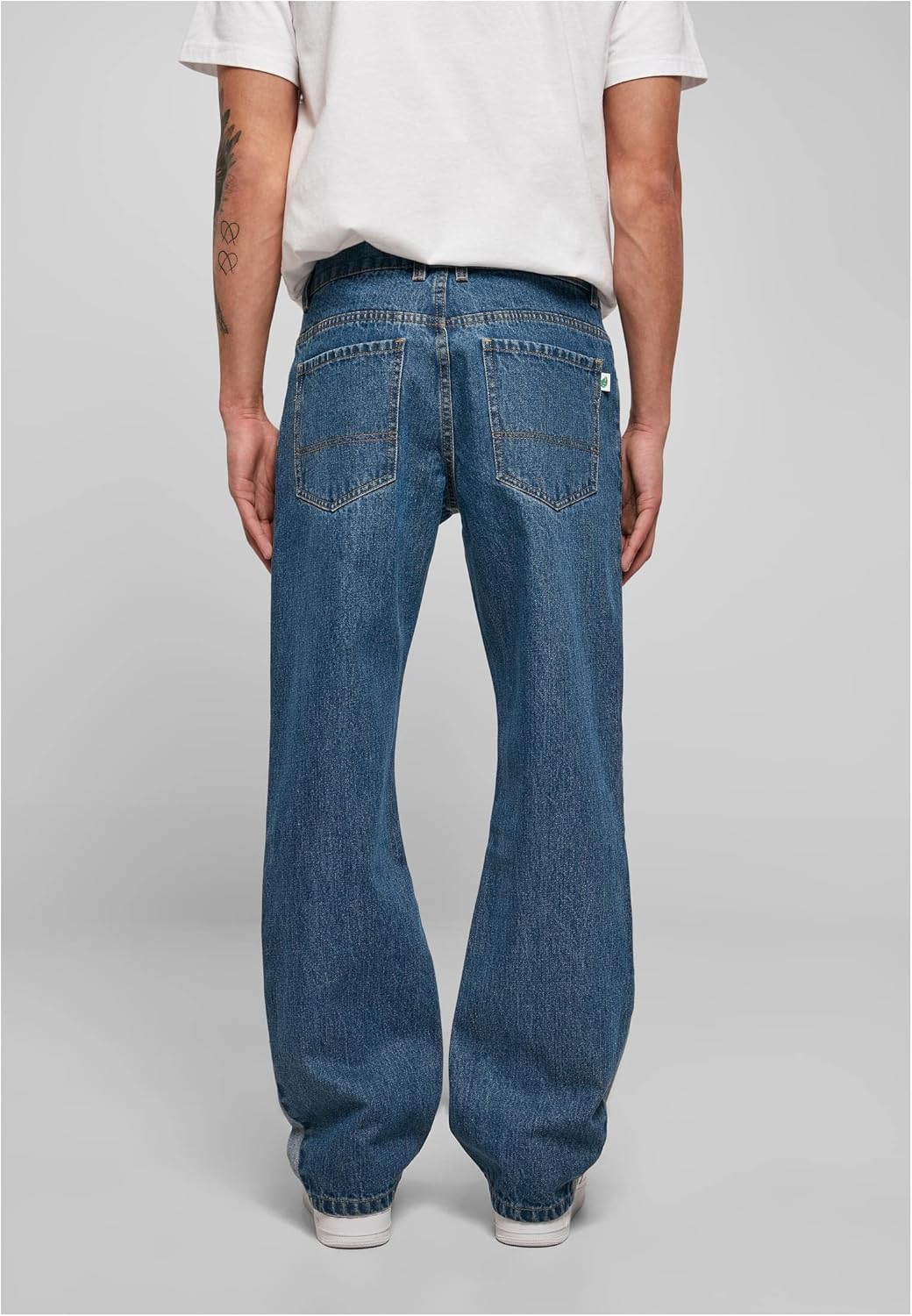 Urban Classics Herren Hose, Organic Triangle Denim Jeans aus BIO-Baumwolle, weites Bein mit Einsatz