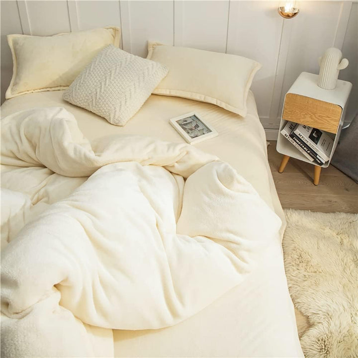 Omela Warm Fleece Winter Bettwäsche 135x200 Creme Weiss Cashmere Touch Plüsch Bettbezug mit Kopfkiss