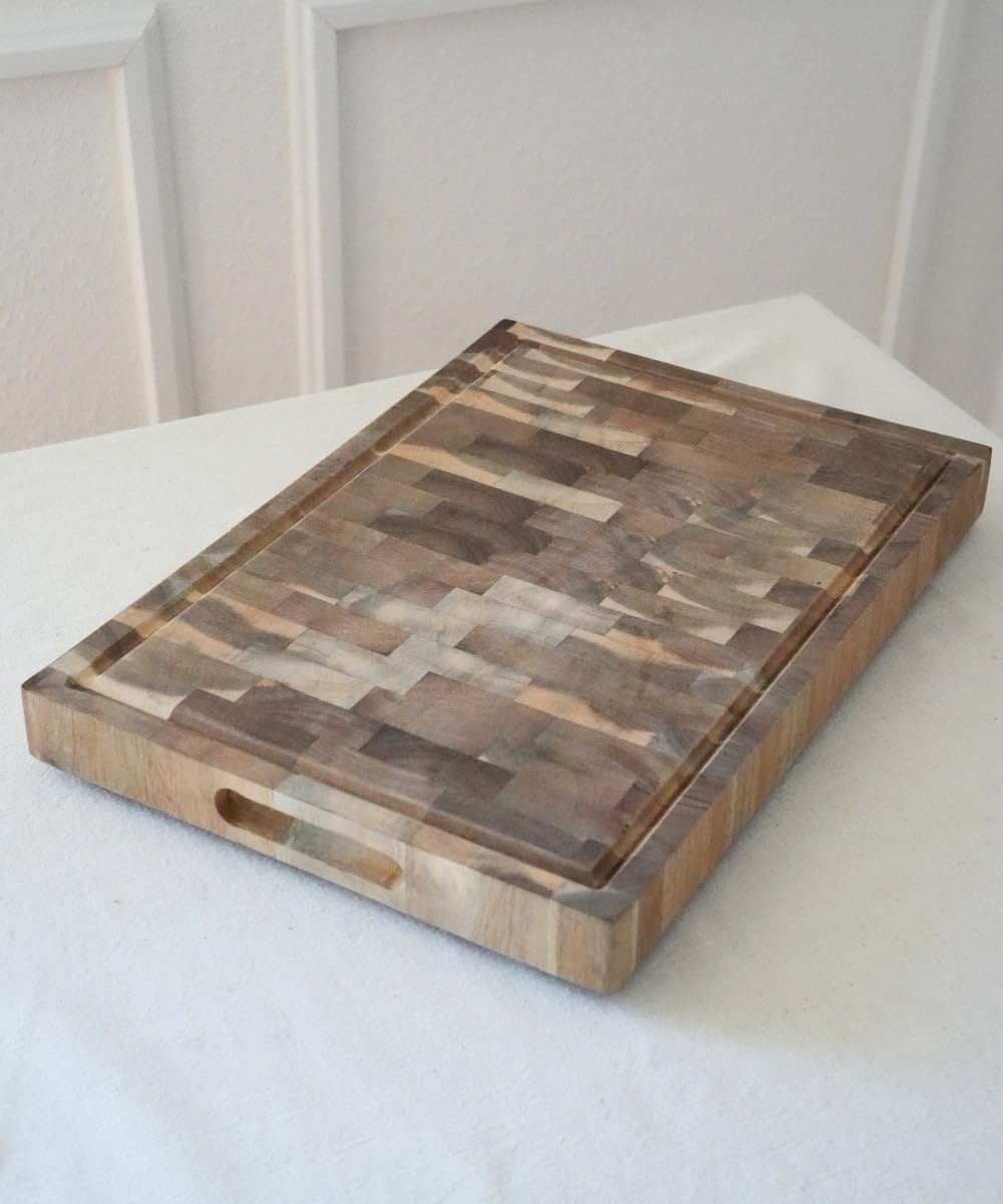 Zoha Schneidebrett Akazienholz Gross 40x19 cm – Klingenschonend &amp; handgefertigt massiv mit Griffmuld