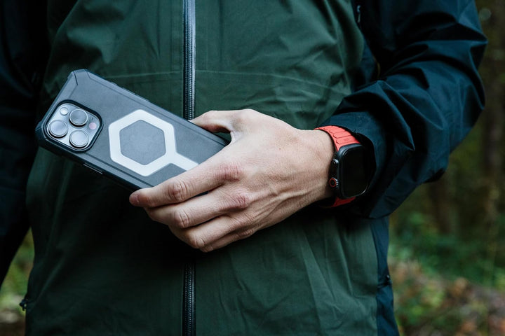 URBAN Armor Gear Essential Armor MS Case kompatibel mit Apple iPhone 16 Pro Hülle (50% recyceltes Ma