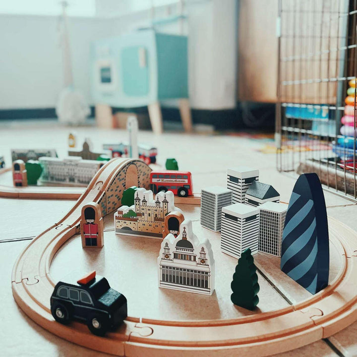 Tidlo Wooden City of London Figure of Eight Train Set