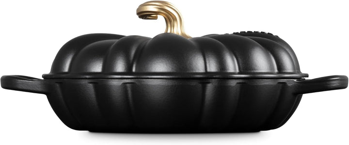 Le Creuset Emailliertes Gusseisen, Kürbis-Schmorpf, 2,75 qt, Lakritz Lakritze, Lakritze