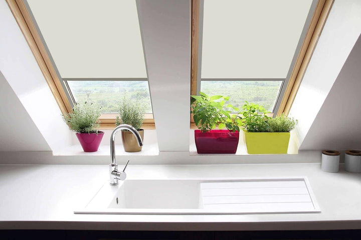 Dachfensterrollos für Fakro Dachfenster – Verdunkelungsrollo – Creme – Silberfarbener Aluminiumrahme
