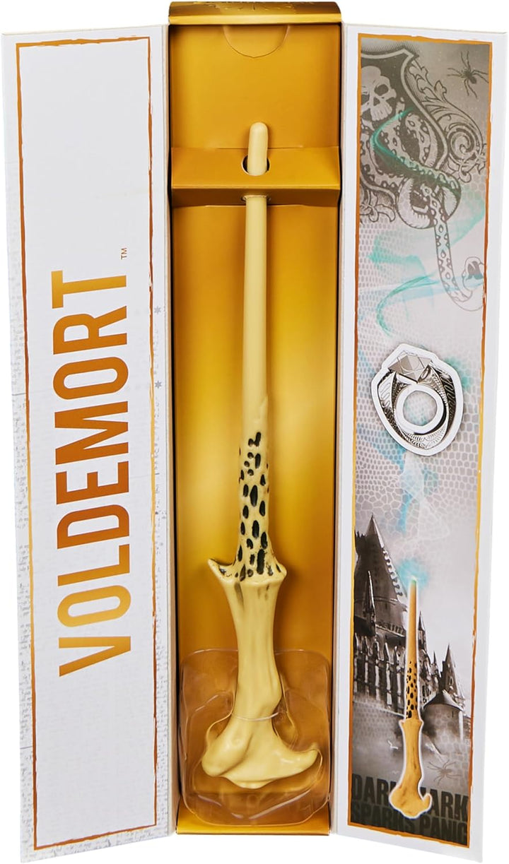 Wizarding World Harry Potter - Authentischer Lord Voldemort Zauberstab aus Kunststoff mit Hogwarts-H