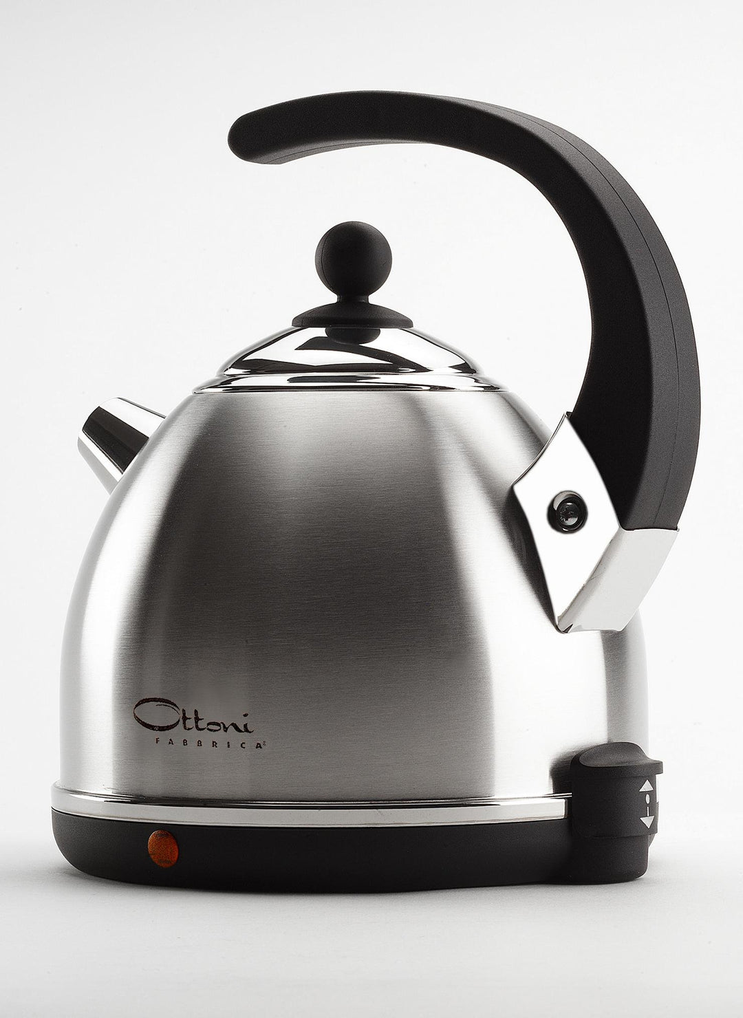 Ottoni Fabbrica Alice Satinato Elektrischer Wasserkocher aus Edelstahl, Made in Italy,1,7 L 2400W, A