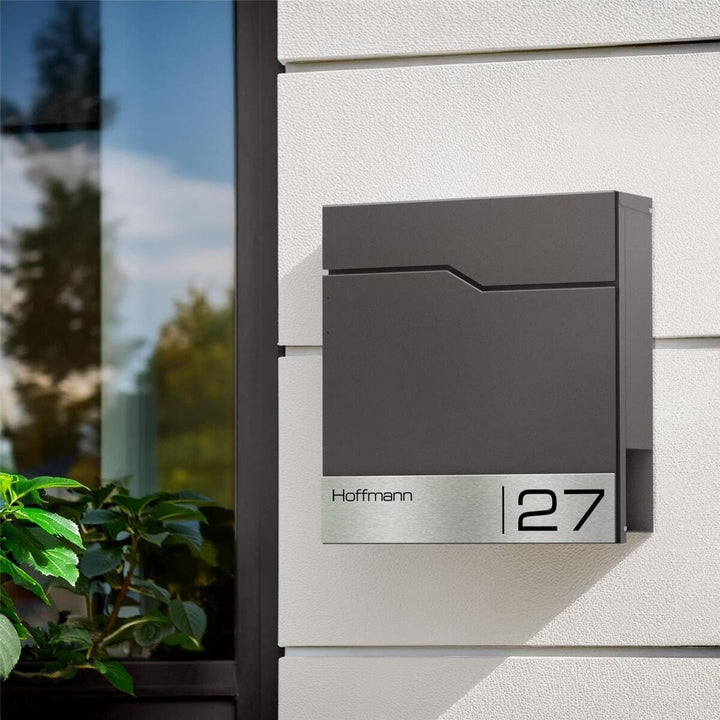 Metzler Briefkasten in DB 703 Eisenglimmer Enno - Wandbriefkasten mit V2A Edelstahl-Namensschild &amp; Z