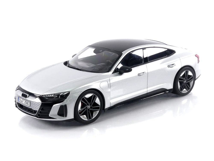 Norev kompatibel mit Audi RS E-tron GT 2021 Silber Modellauto 1:18