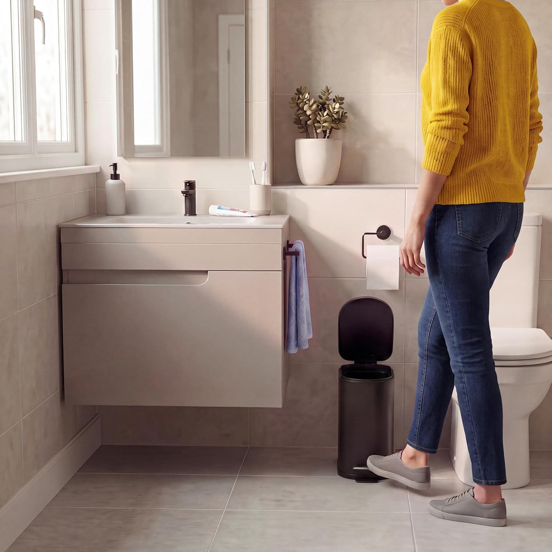 Beldray Treteimer für Badezimmer, 5 Liter, kleiner WC-Mülleimer mit Soft-Close-Deckel, D-förmiger Sa