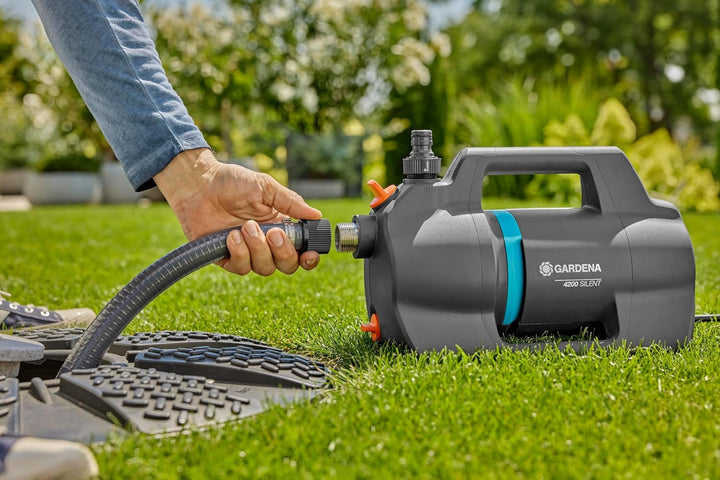 Gardena Sauggarnitur 7 m: Robuster Saugschlauch zum Anschluss an die Gartenpumpe, mit Saugfilter und