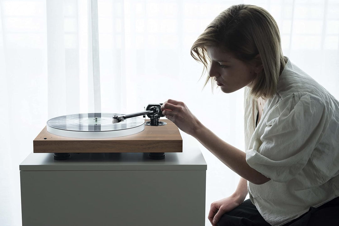 Pro-Ject X1 B, True Balanced Plattenspieler mit elektronischer Geschwindigkeitsumschaltung, Carbon T
