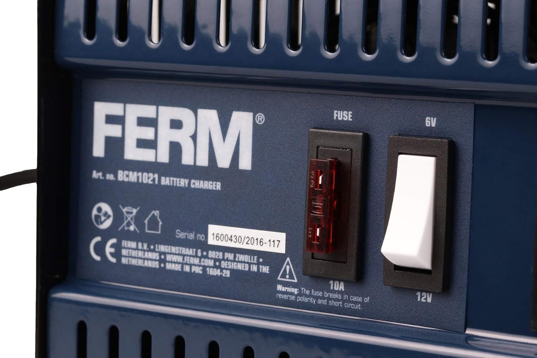 Ferm Batterieladegerät 6/12V - Mit Startfunktion und EIN Set Batteriepolklemmen