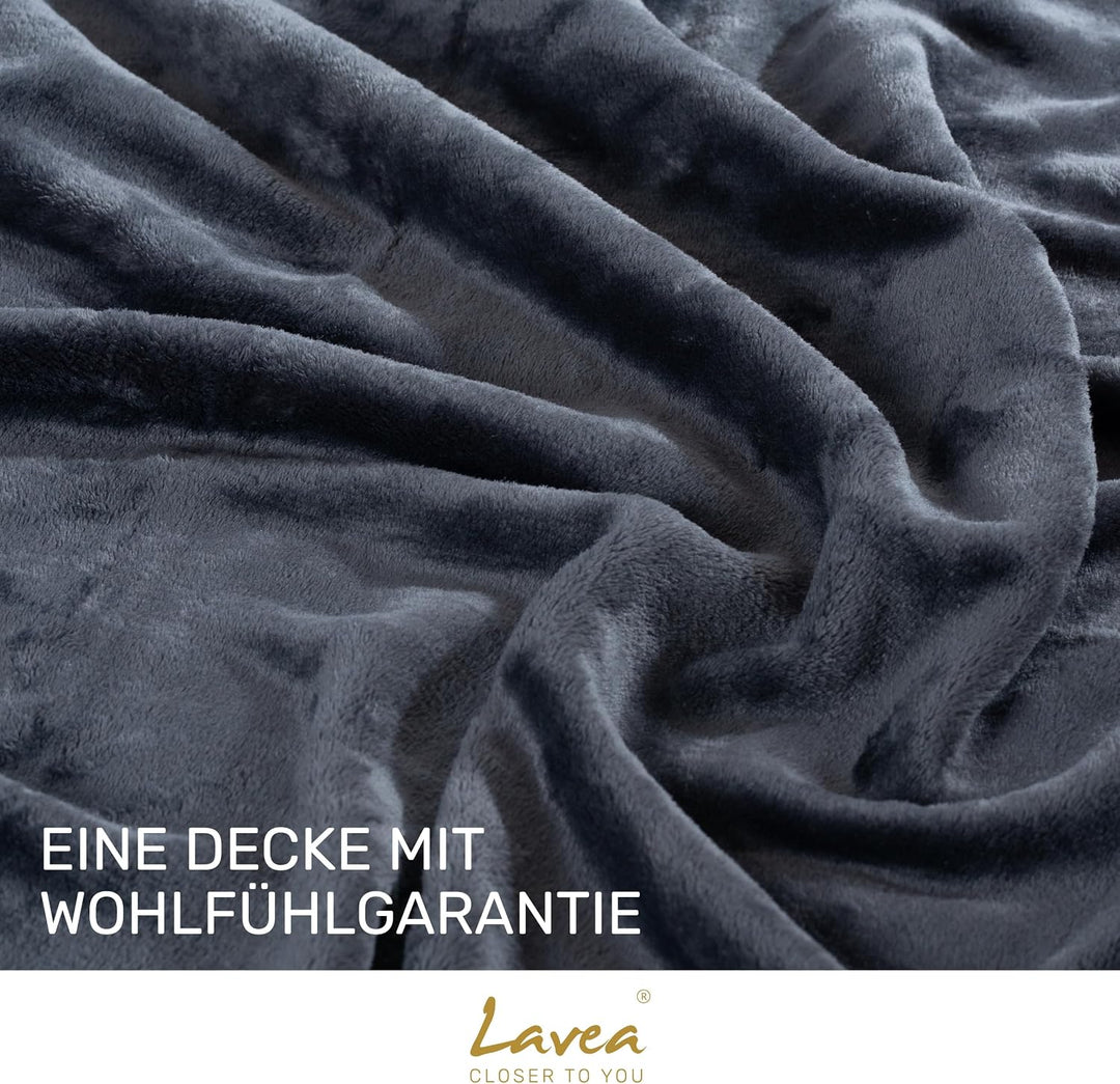 Lavea® Kuscheldecke 130x150 cm - Anthrazit | Mikrofaser – Flauschige Fleecedecke für Sofa und Bett,
