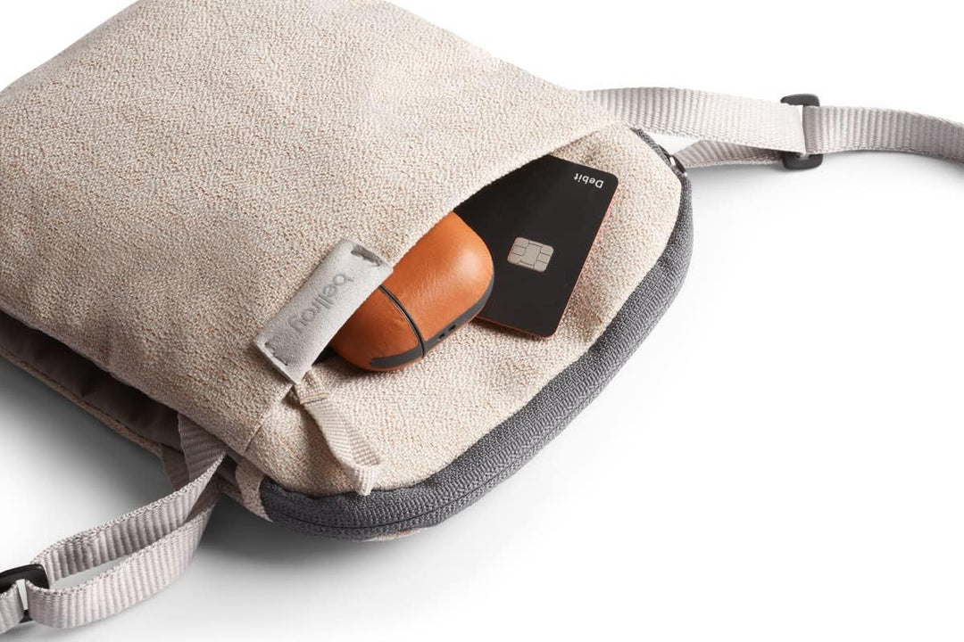 Bellroy City Pouch (Sling-Tasche, E-Reader oder kleines Tablet, Geldbörse, Sonnenbrille, Smartphone)
