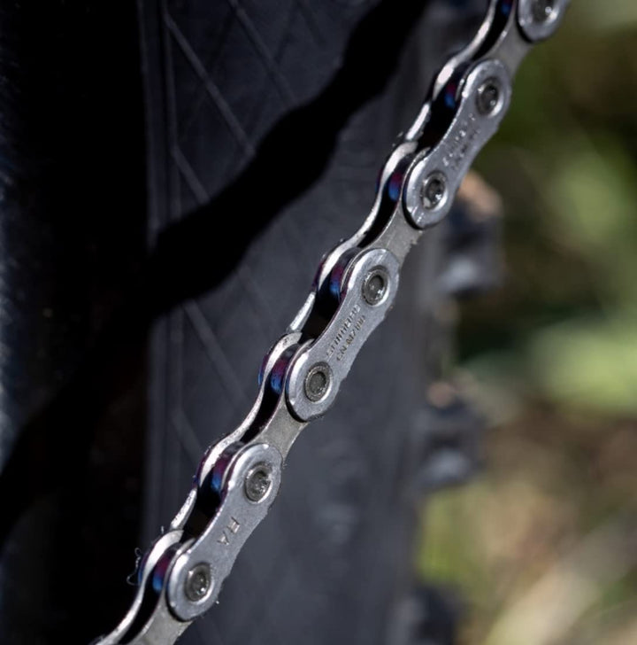 SHIMANO SLX CN-M7100 Chain - 12-Speed, 126 Links, Silver Grau 126 Links, Grau 126 Links