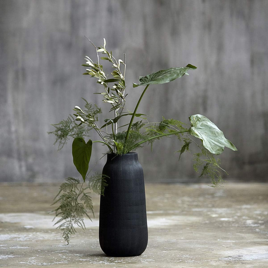 House Doctor Vase Groove, 15 x 15 cm, schwarz